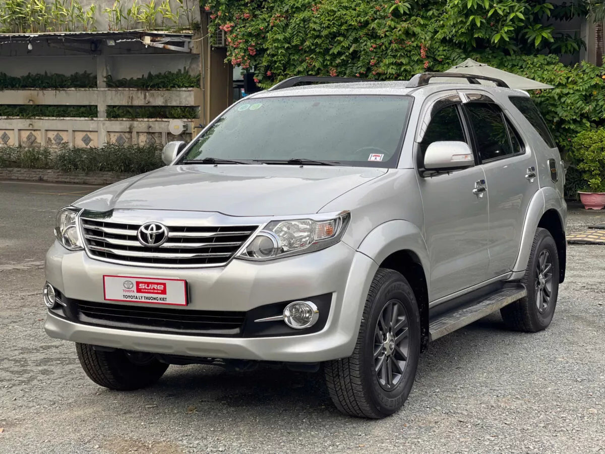 Toyota Fortuner 2.7V 4X2 2015