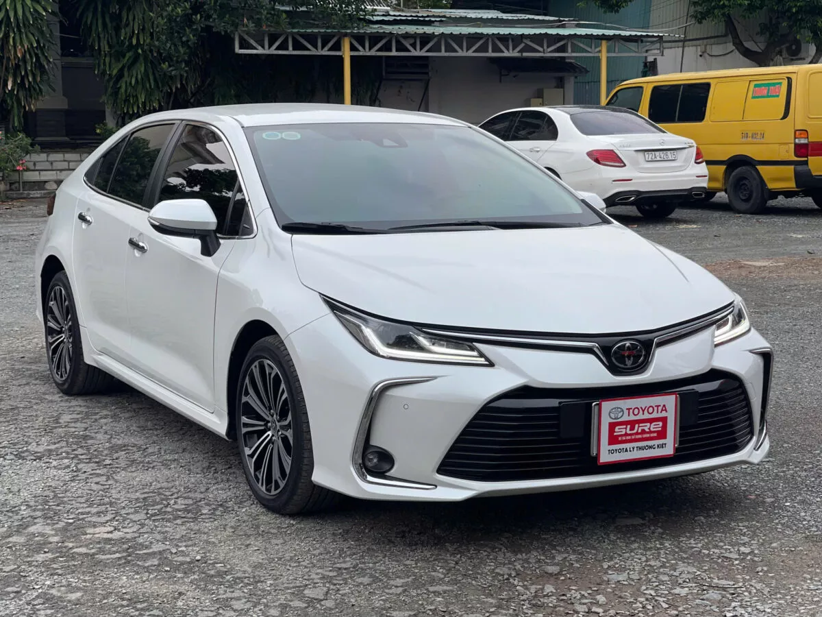 Toyota Corolla Altis 1.8V 2023