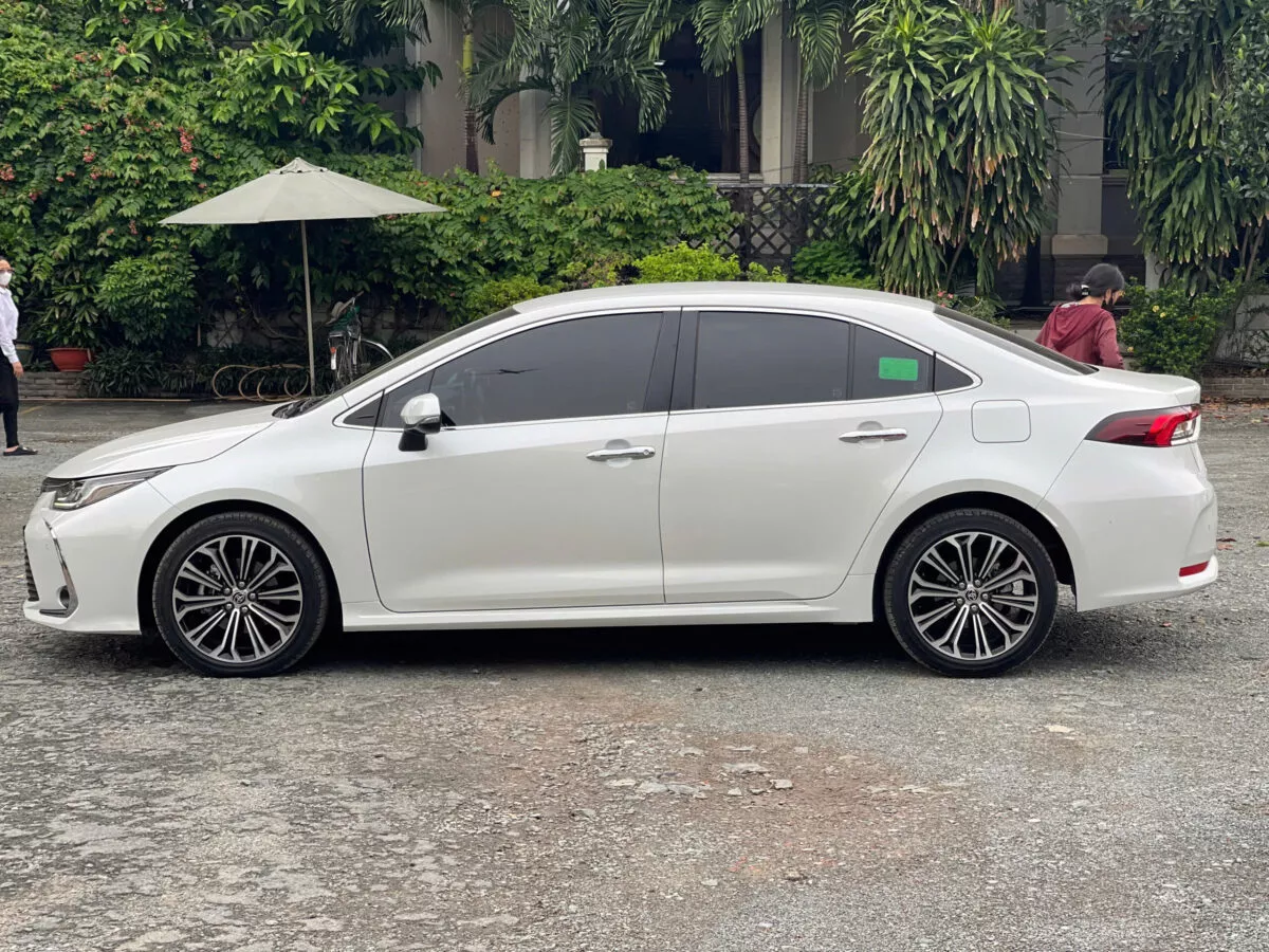 Toyota Corolla Altis 1.8V 2023