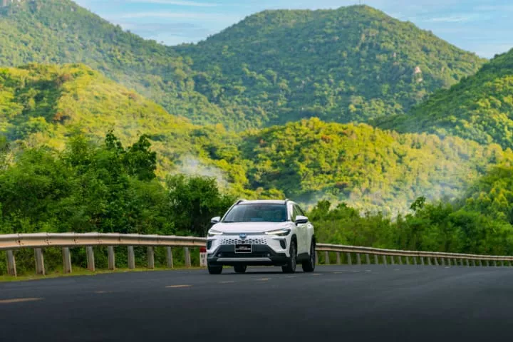 Corolla Cross Hybrid: Giải Pháp Xanh Bền Vững Cho Người Dùng Việt