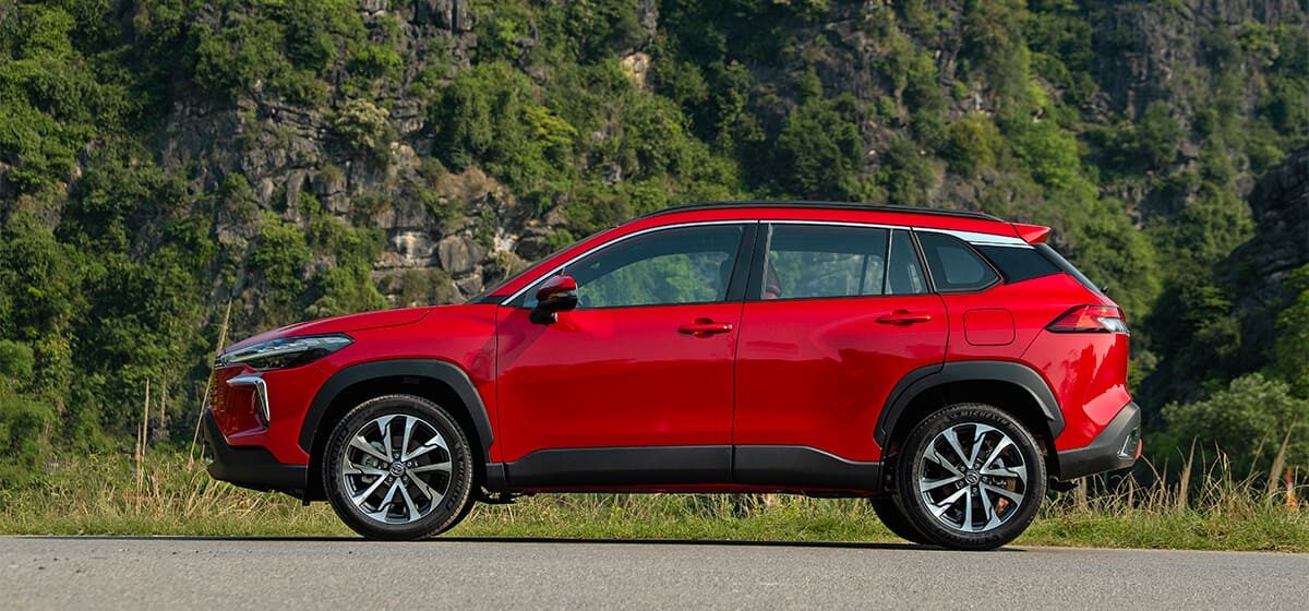 Đánh giá toàn diện Toyota Corolla Cross 1.8V: Lựa chọn tối ưu cho gia đình Việt.