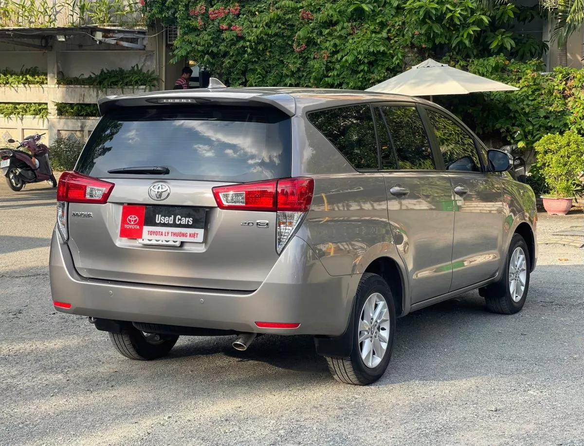Toyota Innova 2.0E Mt 2017