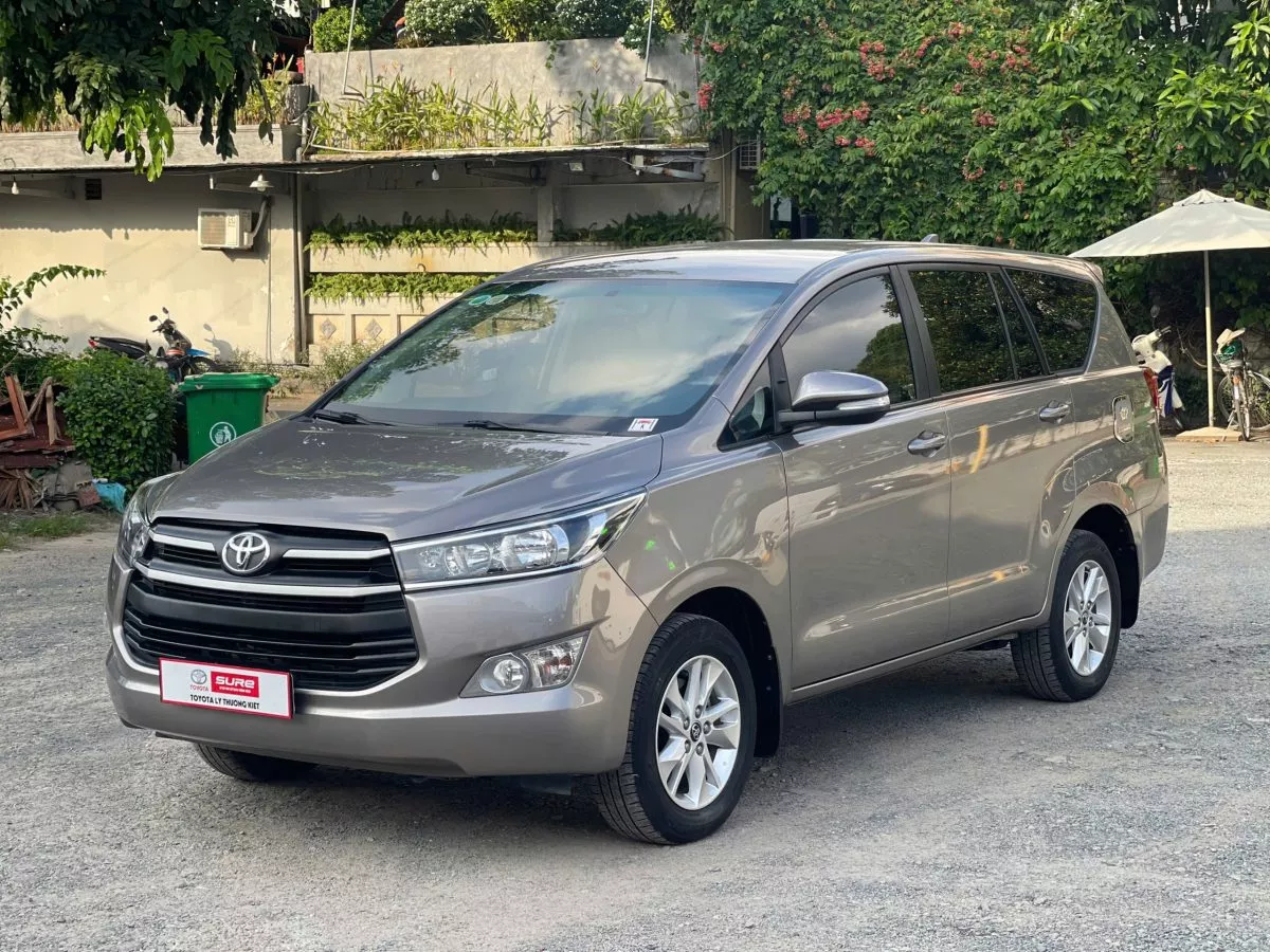Toyota Innova 2.0E Mt 2017