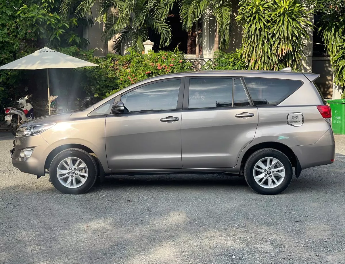 Toyota Innova 2.0E Mt 2017