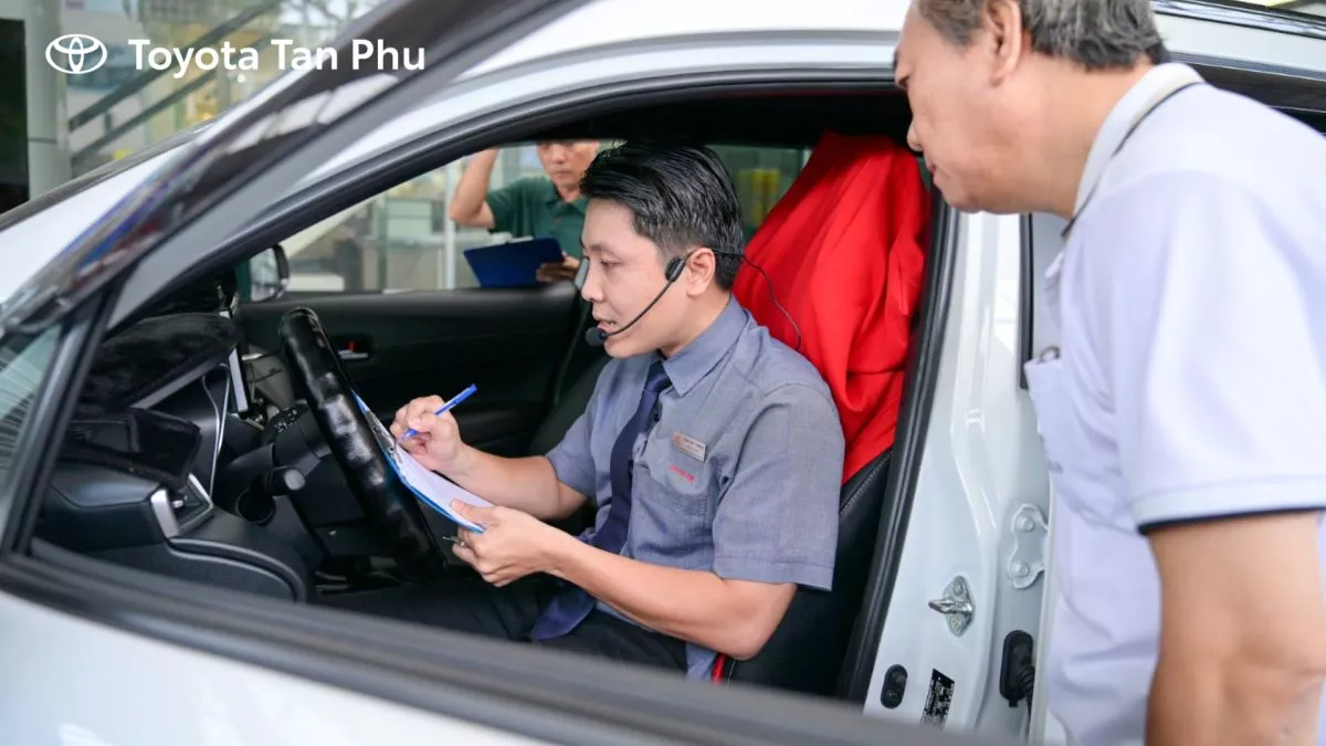 Xe Bị Ngập Nước Phải Làm Gì? 5 Bước Xử Lý Đúng Cách Giúp Giảm Thiệt Hại