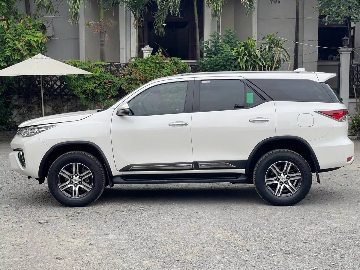 Toyota Fortuner 2.7At 2019 4 Toyota Fortuner 2.7At 2019