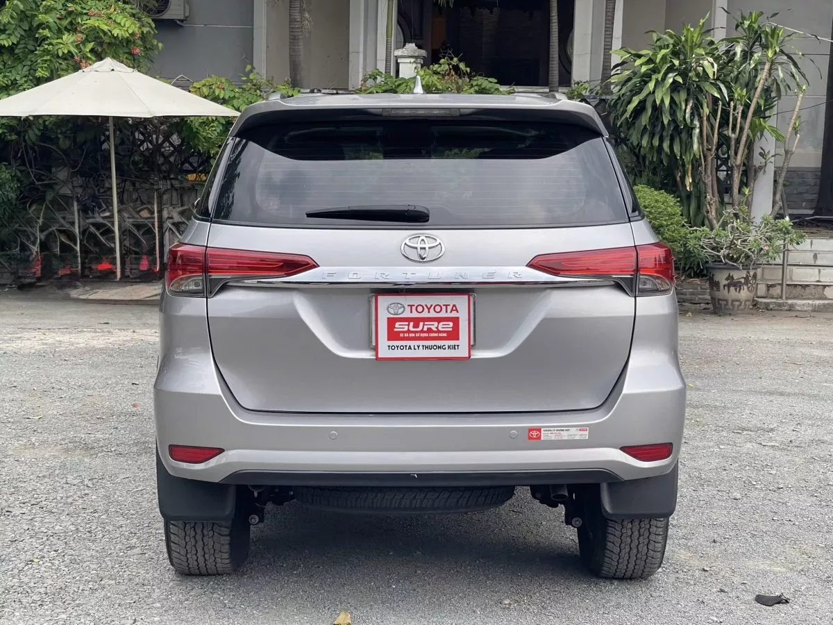 Toyota Fortuner 2.7At 2017 6 Toyota Fortuner 2.7At 2017