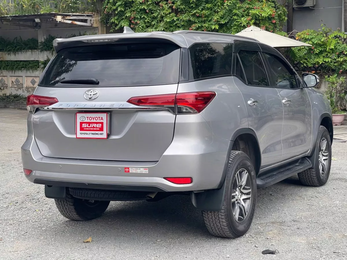 Toyota Fortuner 2.7At 2017 5 Toyota Fortuner 2.7At 2017