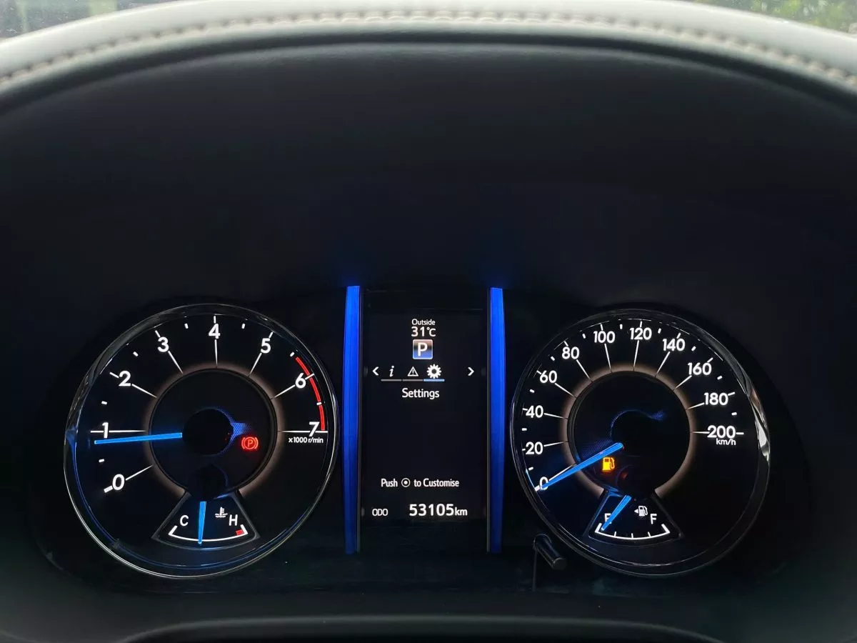 Toyota Fortuner 2.7At 2017 10 Toyota Fortuner 2.7At 2017