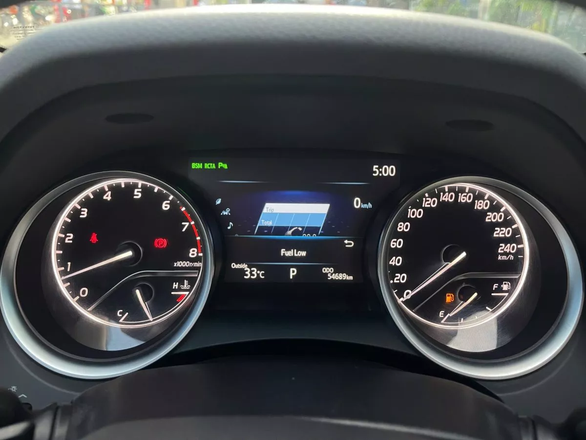 Toyota Camry 2.5Q 2020 10 Toyota Camry 2.5Q 2020