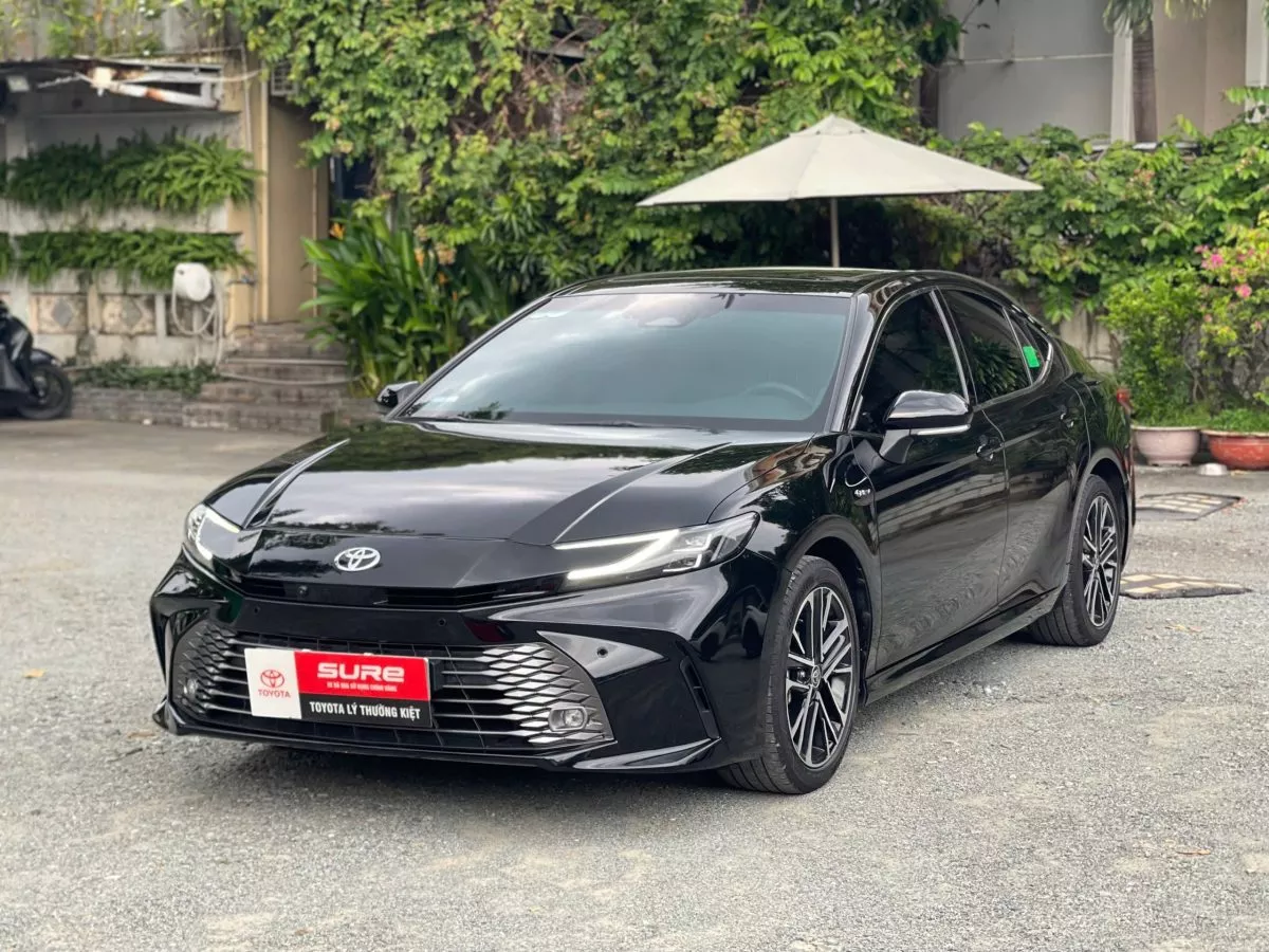 Toyota Camry 2.5Hev-Mid 2025 3 Toyota Camry 2.5Hev-Mid 2025