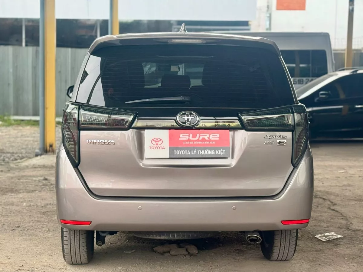 Toyota Innova 2.0E 2018