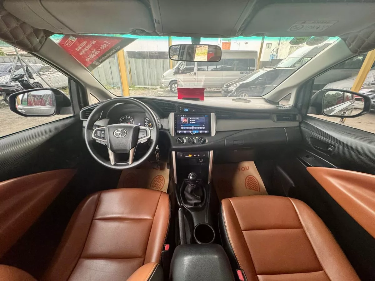 Toyota Innova 2.0E 2018