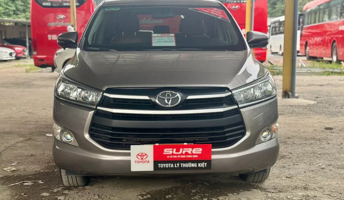 Toyota Innova 2.0E 2018