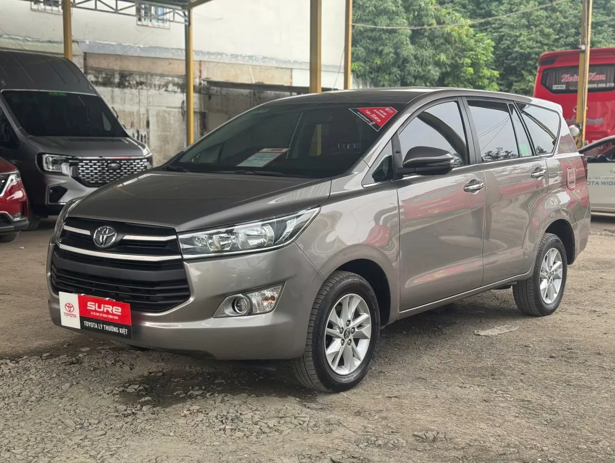 Toyota Innova 2.0E 2018