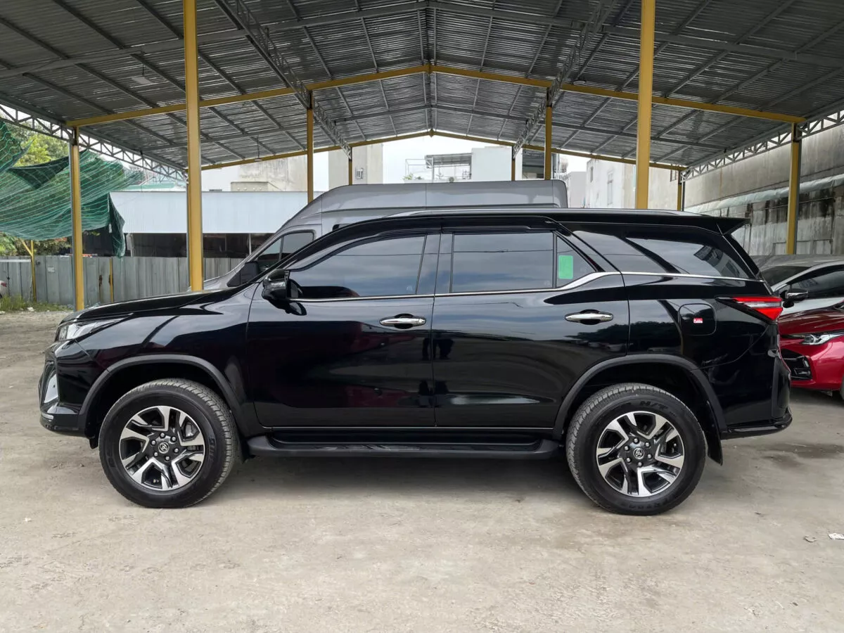 Toyota Fortuner Legender 2.4At 2024