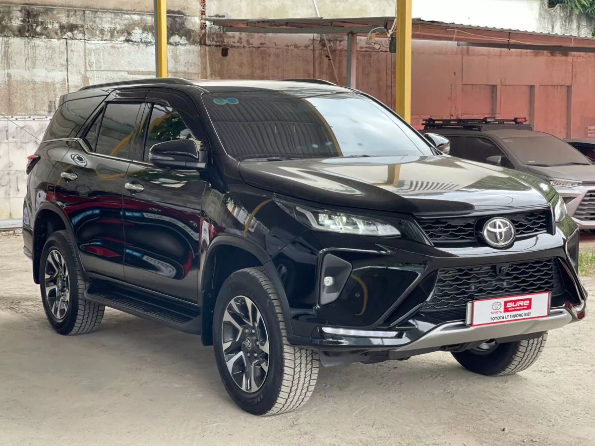 Toyota Fortuner Legender 2.4At 2024