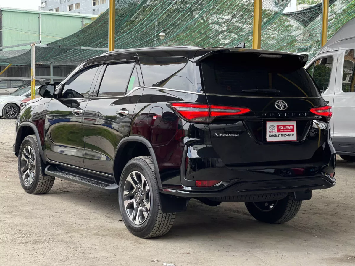 Toyota Fortuner Legender 2.4At 2024